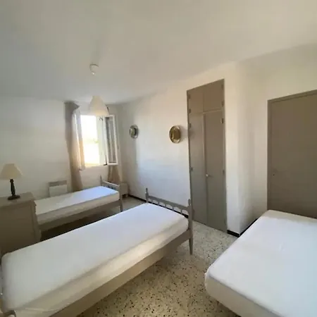 Maison Accueillante: L'aven Retreat With Shared Pool Holiday home
