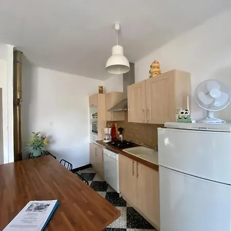 Maison Accueillante: L'aven Retreat With Shared Pool Orgnac-l'Aven