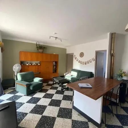 Maison Accueillante: L'aven Retreat With Shared Pool Holiday home *
