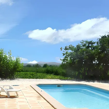 Holiday home Maison Accueillante: L'aven Retreat With Shared Pool *