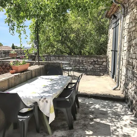 Holiday home Maison Accueillante: L'aven Retreat With Shared Pool