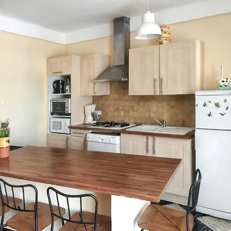 Maison Accueillante: L'aven Retreat With Shared Pool Orgnac-l'Aven